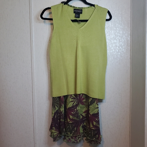 Requirements 2 piece set tank and skirt size M Vintage Peice - Picture 11 of 17